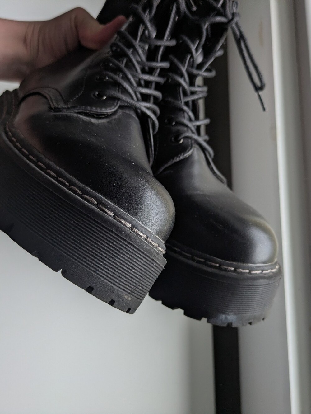 Steve Madden Bettyy Black Platform Combat Boots 8 Vegan Leather - Picture 10 of 12